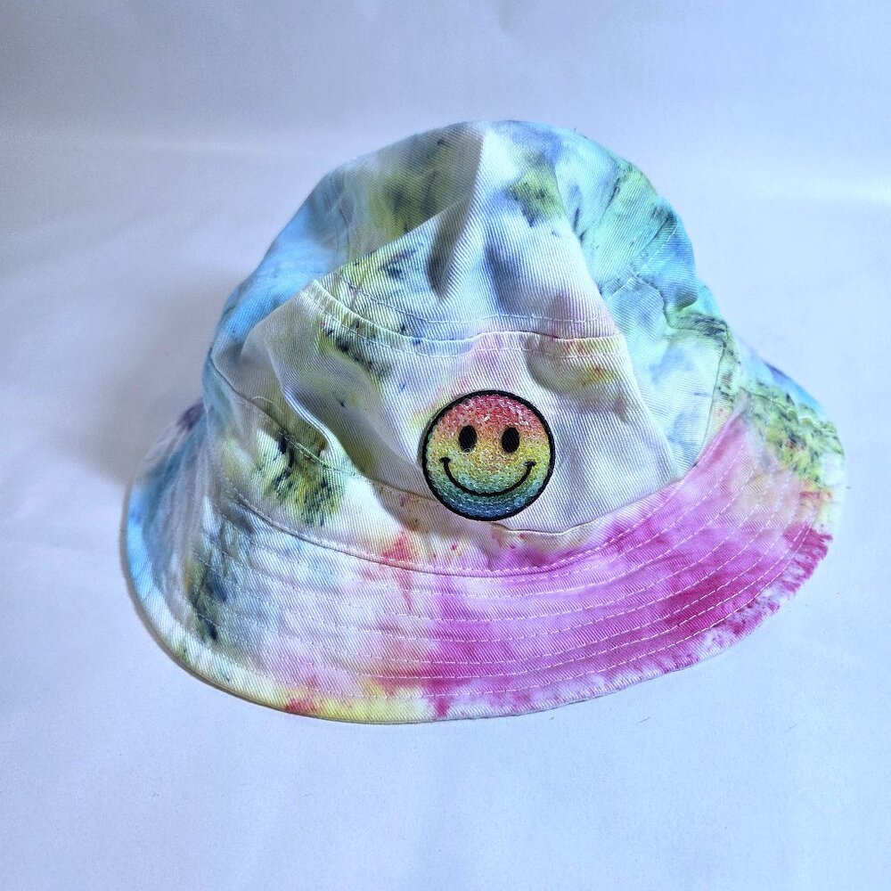 Youth Dyed Cotton Bucket Hat and T-Shirt Size 4T
